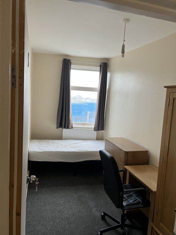 Zone 2/3 Rm Willesden Junc. Bills Inc (Ref: WJ-5)