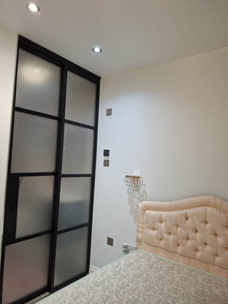 3 rooms,Loft,ensuite,double– N20 0HE,Zone 4,Totteridge & Whetstone station,Barnet