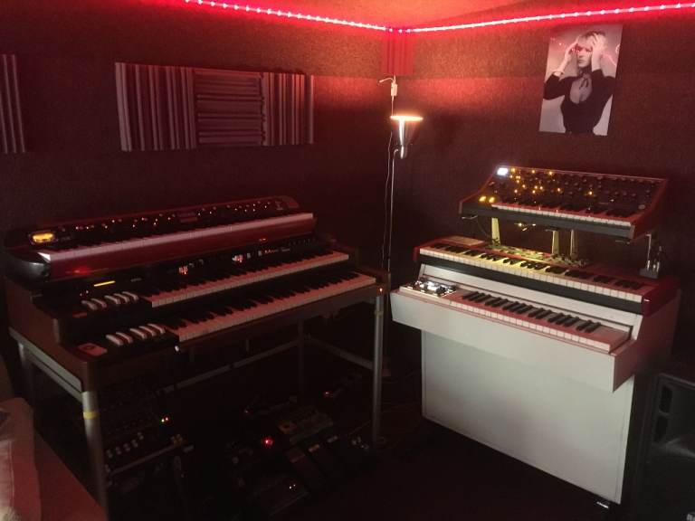 CREATIVE PARTNER / SONGWRITER WANTED: PSYCH-PROG & BAROQUE ROCK PROJECT