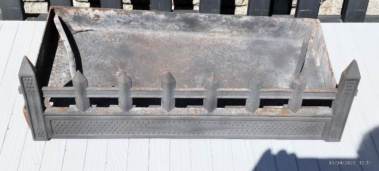Jetmaster Fire Log Tray and Fireguard
