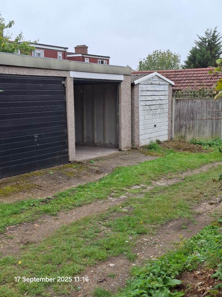 Lock up garage for rent Norbury Croydon