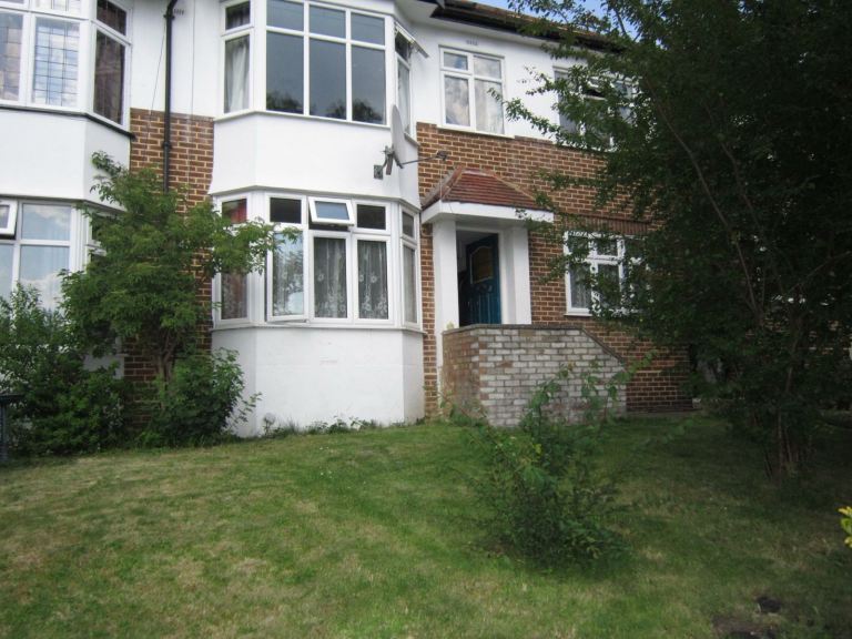 Good Size-High Spec Double Room to rent, Ealing – Pitshanger – Hanger Lane 