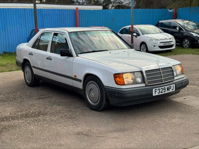 Mercedes Benz 1988 E230 Automatyc 