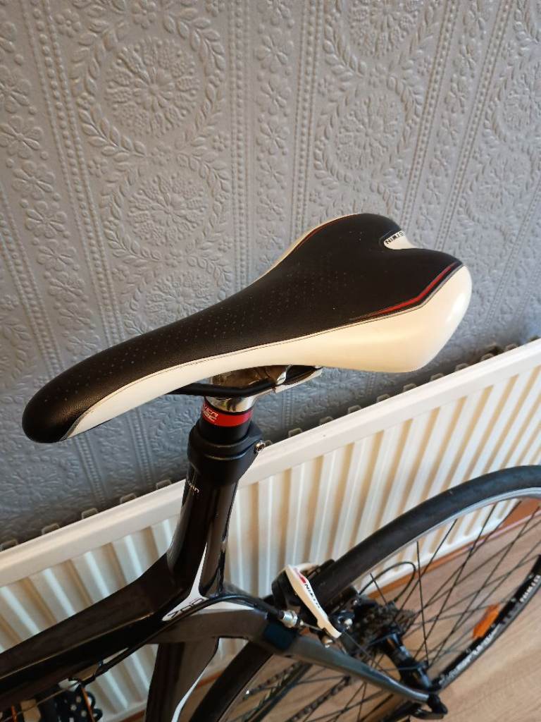 Btwin FC 700 full carbon road bike 