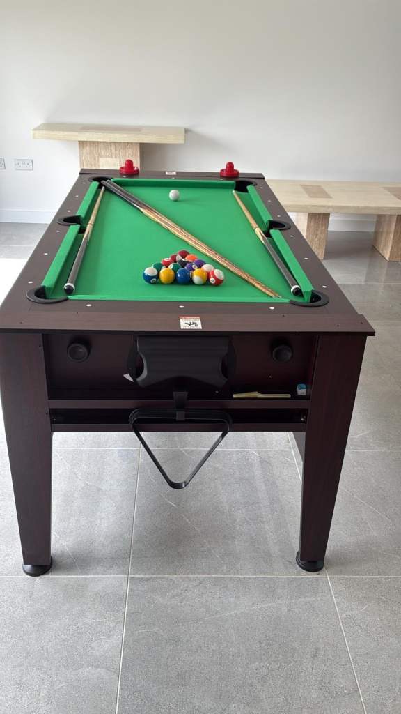 Reversible pool/air hockey table new with accessories 