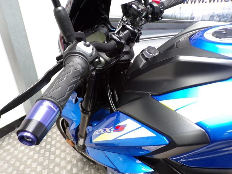 2020 SUZUKI GSX-S750 WITH ONLY 3844 MILES FROM NEW