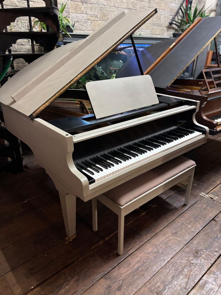 🎹 🎶 SALE! Stunning Danemann Light Grey Baby Grand Piano & Matching Stool -CAN DELIVER