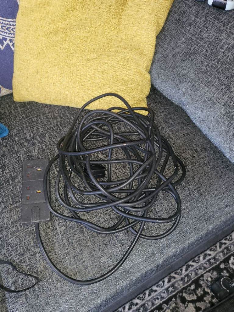 Black Extension Lead with Two Sockets – Good Condition