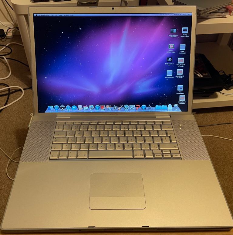 Apple MacBook Pro 17-inch A1151 (2006) Core Duo 2.16GHz, 2GB RAM,