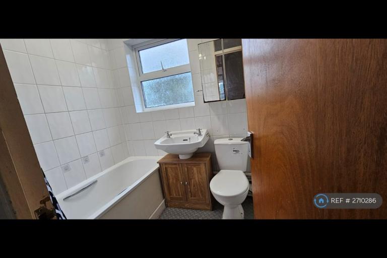 3 bedroom house in Budding Road, Eastington, Stonehouse, GL10 (3 bed) (#2710286)