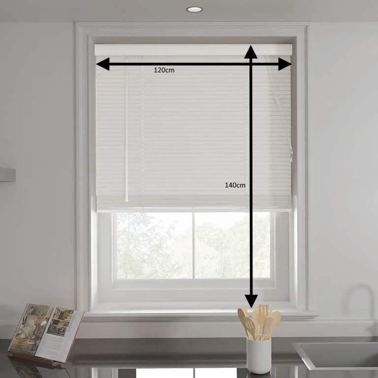 White Wood Venetian Blind - 25mm slats - 120cm wide 140cm drop