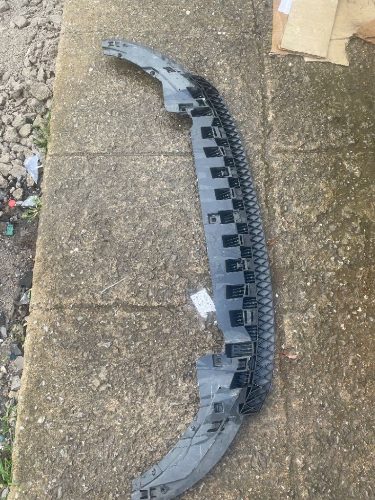 Audi a3 8v bottom bumper closure 