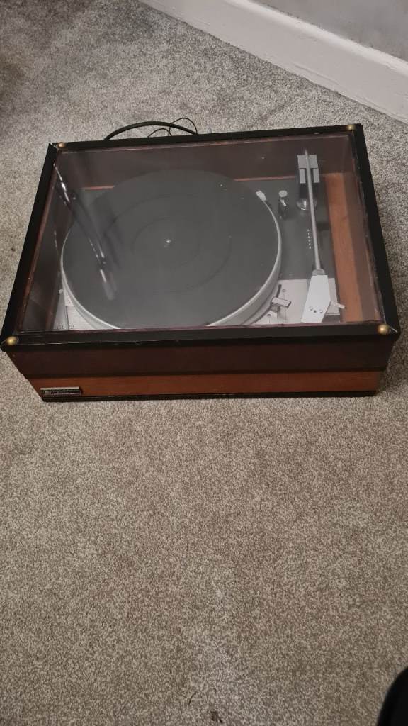 Goldring Lenco GL72 turntable 