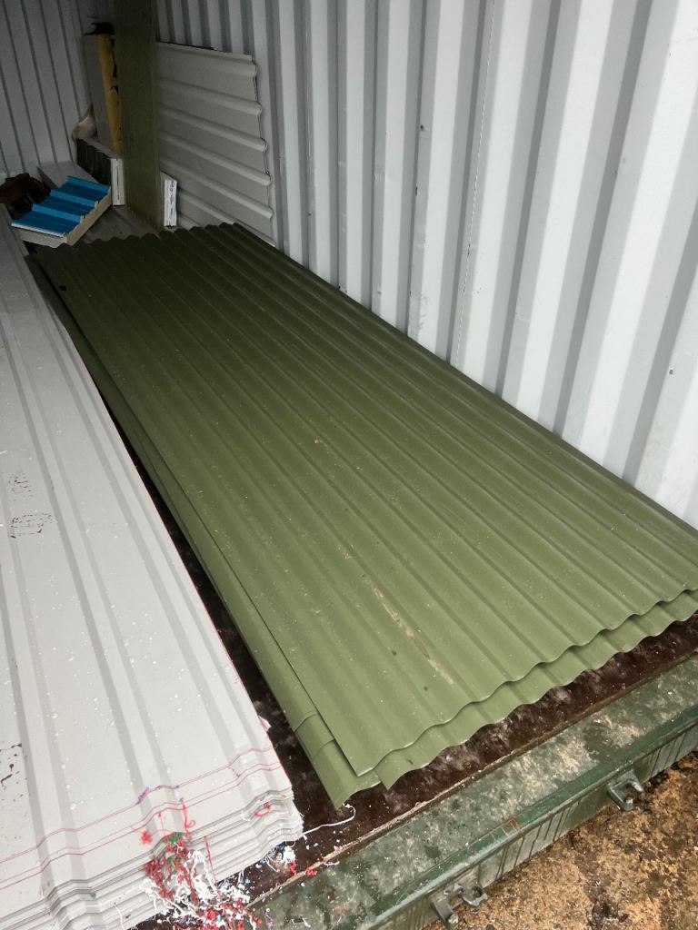 Corrugated galvanised plastisol coated roofing sheets 
