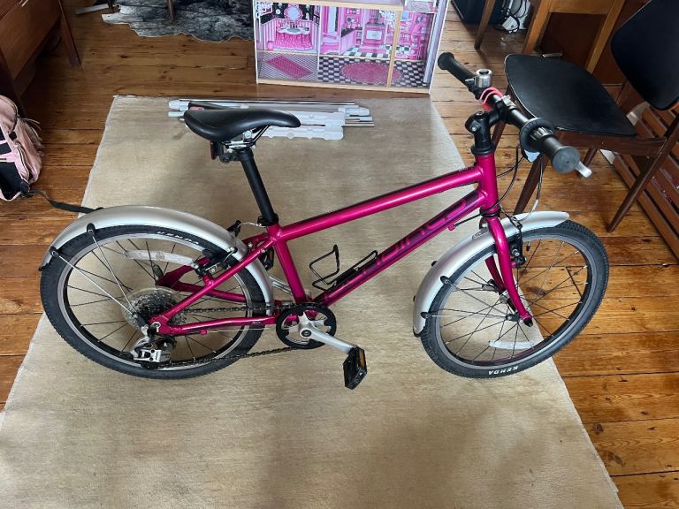  Islabikes Beinn 20 Large Pink Lightweight Bike with Mudguards