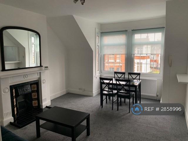 1 bedroom flat in Sternhold Avenue, London, SW2 (1 bed) (#2858996)