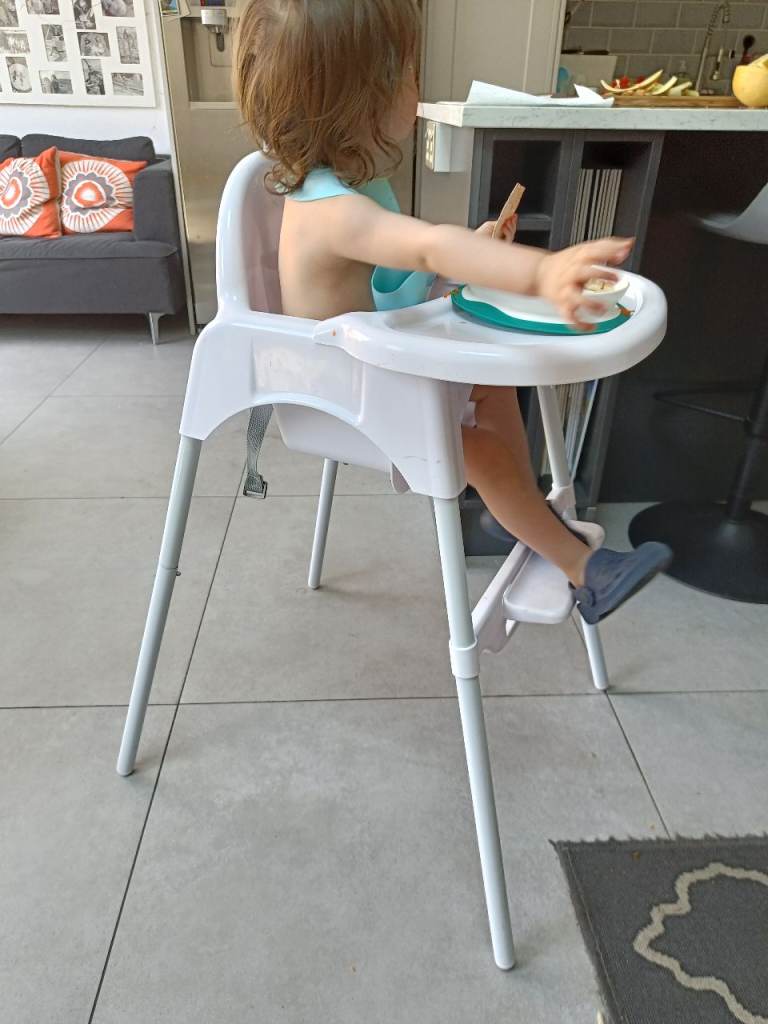 White Baby High Chair with Tray and Footrest – as new