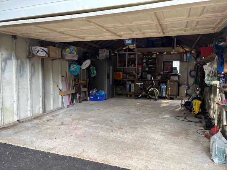 Double garage 