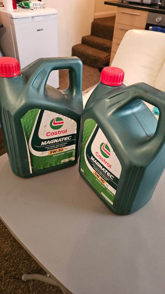 Car engine oil 