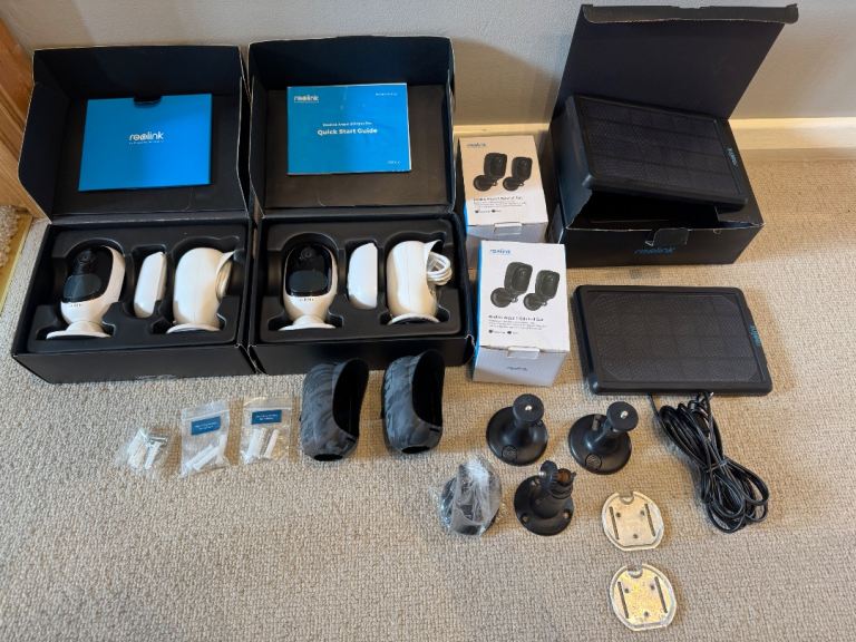Reolink Argus 2 Wireless Security Cameras with Solar Panels
