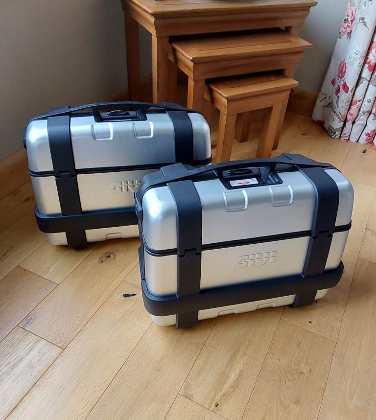 2 x Givi Trekker 33 Litre Motorcycle Panniers