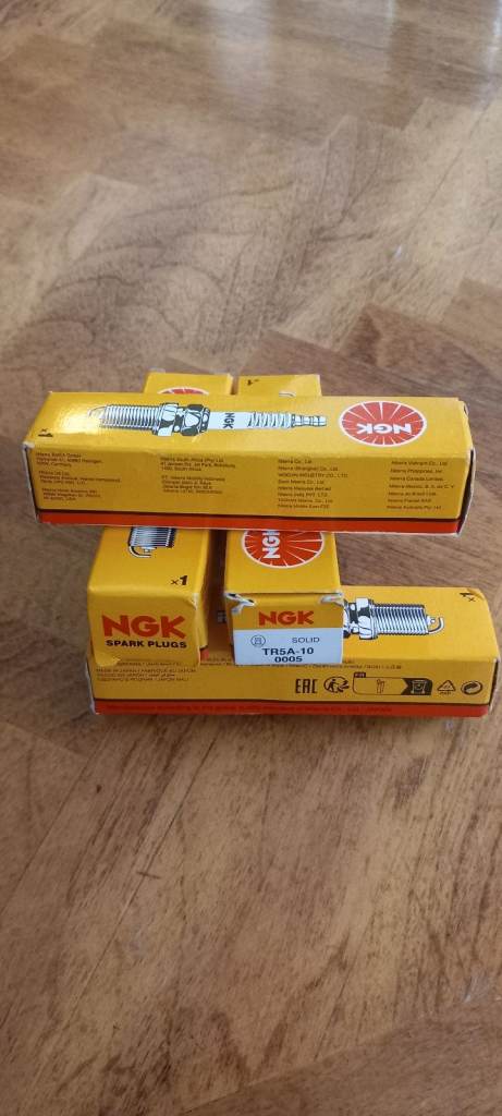 NGK TR5A-10 0005 spark plugs 