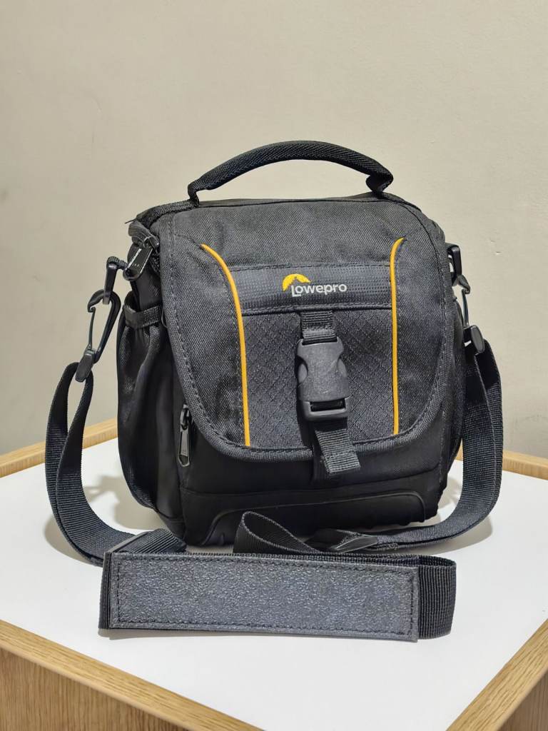 Lowepro Adventura SH140 II (Excellent condition)