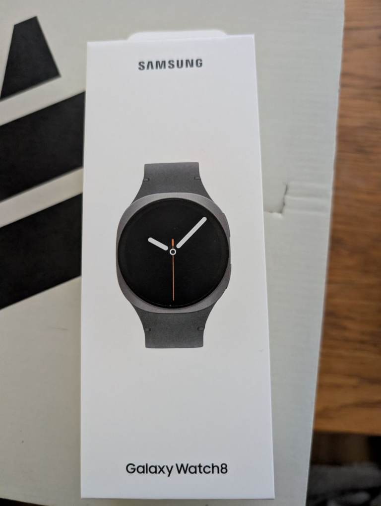 Samsung galaxy watch 8 brand new sealed. 