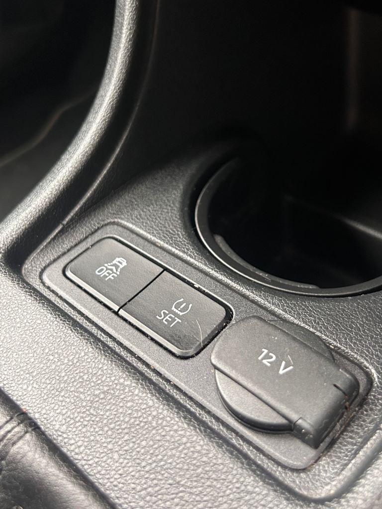 Volkswagen, UP, Hatchback, 2017, Manual, 999 (cc), 3 doors