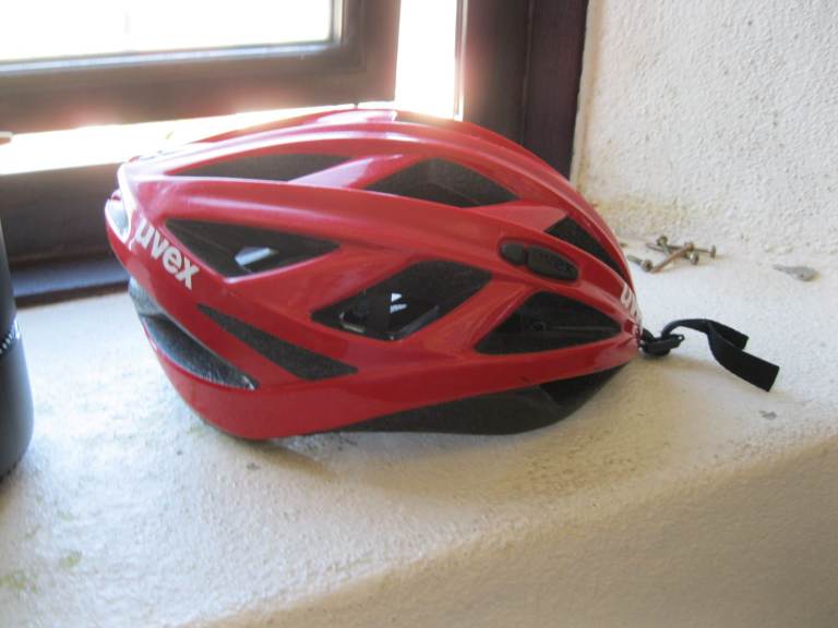 Uvex ADULT CYCLE Bike Helmet – Red, Good Condition 55 - 60 LEICESTER LE4 5DJ