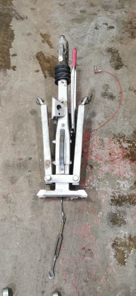 Tow a car a frame
