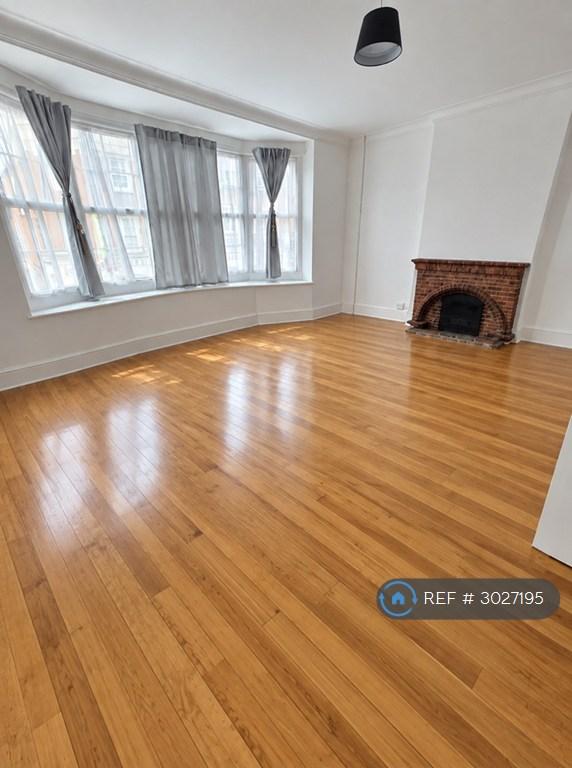3 bedroom flat in Green Lane, Northwood, HA6 (3 bed) (#3027195)