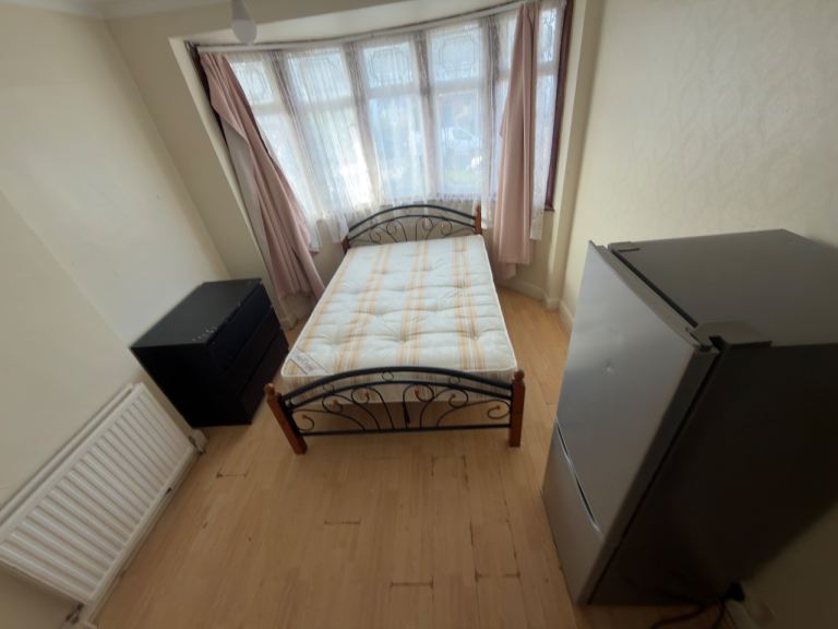 Double Room to let 