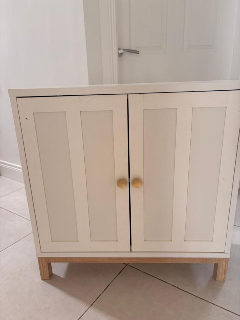 White cabinet 