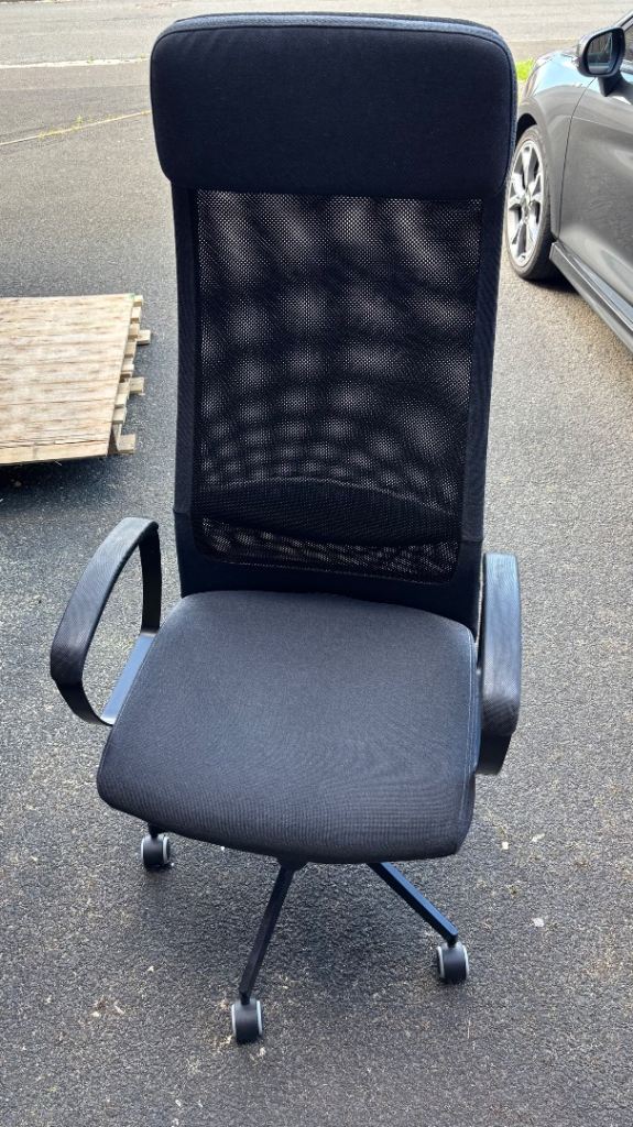 Markus office chair (dark grey)
