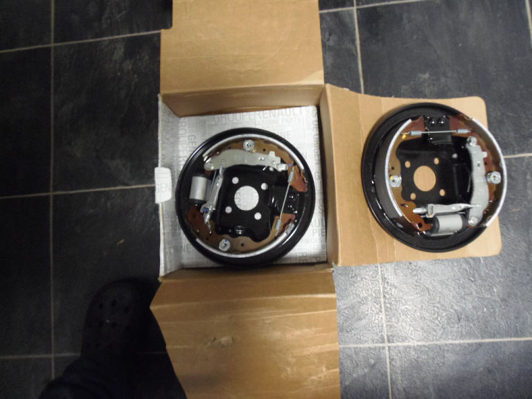 Brand new genuine Dacia Duster rear brakes, complete assembly for both sides