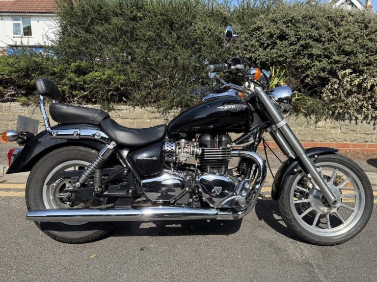 TRIUMPH BONNEVILLE AMERICA 865 2009