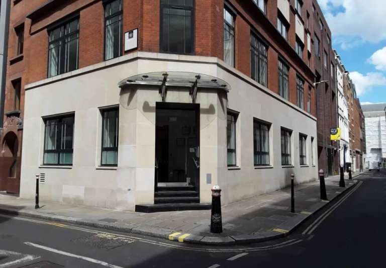 Furnished offices to rent in *Holborn*. Office Spaces for 25 to 191 desks WC1