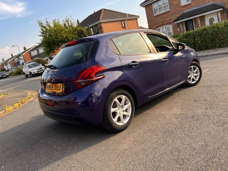 Peugeot, 208, Hatchback, 2015, Manual, 1199 (cc), 5 doors