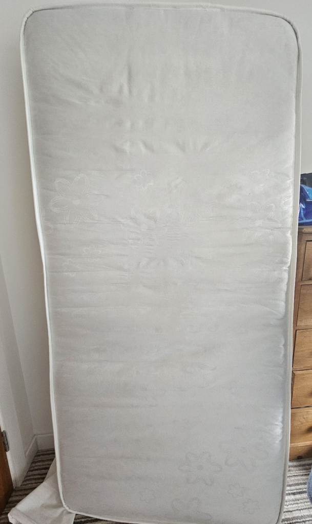Used single 3 Feet Foam Mattress £30. Cash to be paid when item is collected 