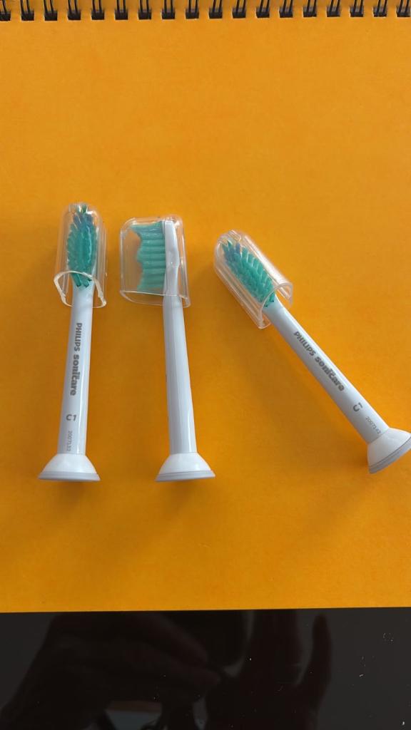 Free 3 x toothbrush heads Sonicare