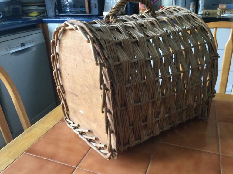 Cat / pet basket