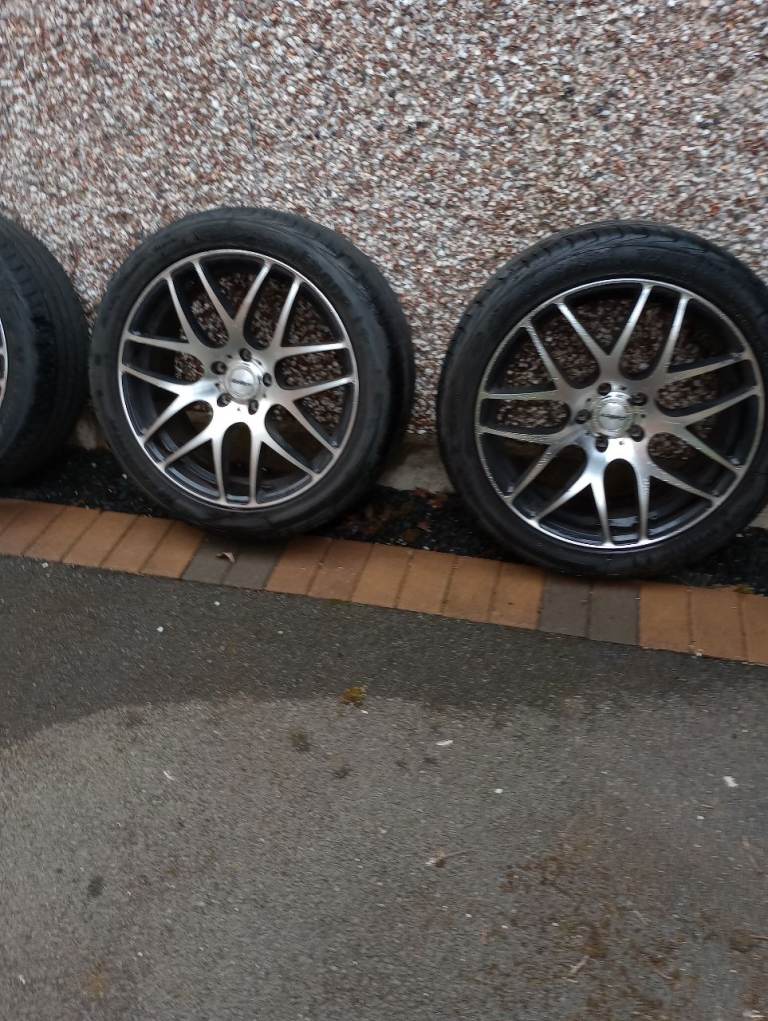 4 x20 inch wheels and tyres