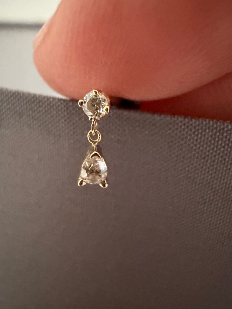 BVLA Diamond threaded earring 