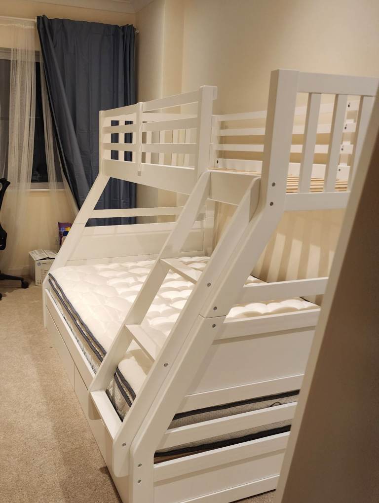 Ollie Triple Bunk Bed