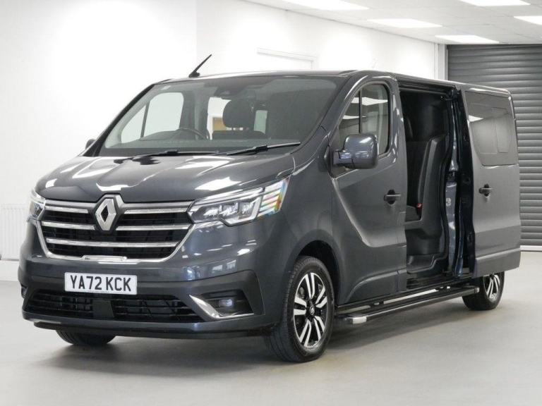 2023 RENAULT TRAFIC LL30 2.0 BLUEDCI 150 LONG SPORT CREWCAB 6 SEATER  ( NO VAT )