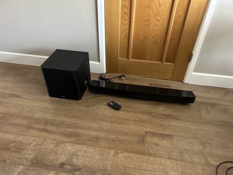 Yamaha YAS-201 Sound Bar & Sub Woofer