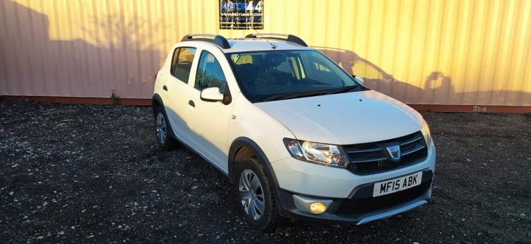 DACIA SANDERO STEPWAY 0.9 Stepway Laureate TCe 90 2015