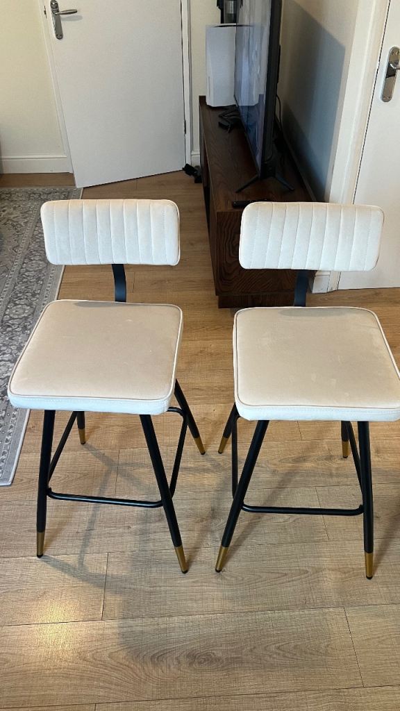 Pair of Modern Bar Stools – White Fabric, Black Metal Legs