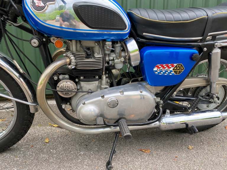 Kawasaki W1 650cc Twin Carb 1970 Blue Fully Restored Ready to Use 